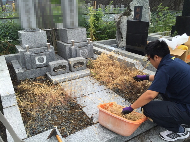 八王子市のお墓参り代行作業ビフォー